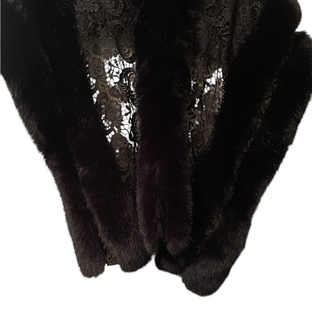 LA FIORENTINA | Women’s Black Faux Fur Lace Double Hook Shall‎ Throw Size OS